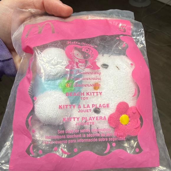 McDonald’s Unopened 2004 Hello Kitty Beach Toy Plush #5 - Picture 3 of 4